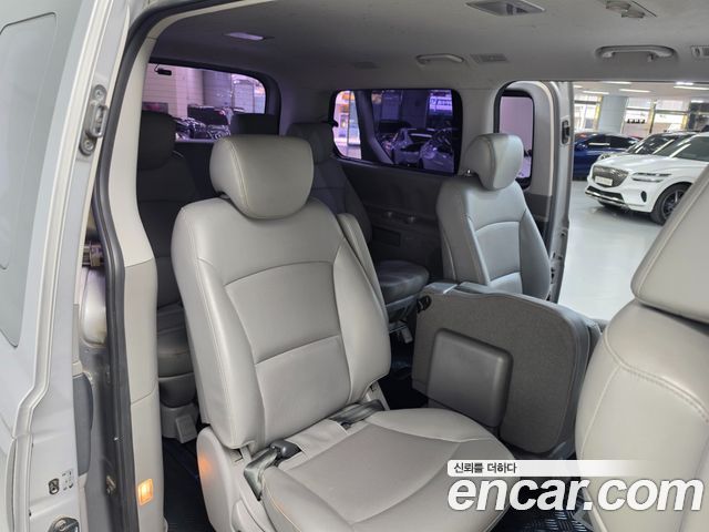 Hyundai Starex 2017 — photo 8
