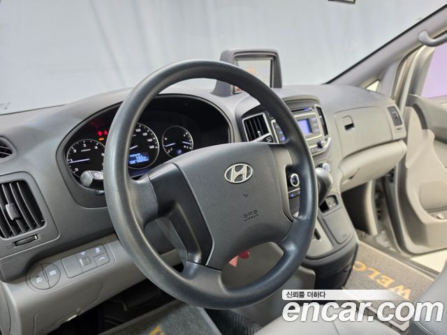 Hyundai Starex 2017 — photo 9