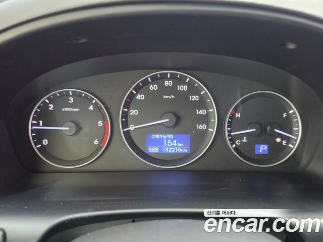 Hyundai Starex 2017 — photo 10
