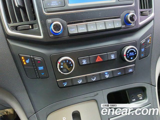 Hyundai Starex 2017 — photo 15