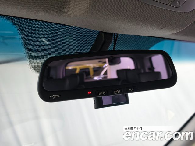 Hyundai Starex 2017 — photo 16