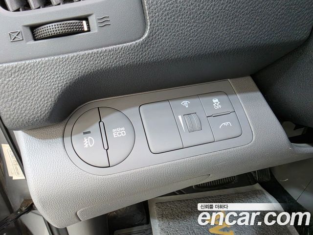 Hyundai Starex 2017 — photo 17