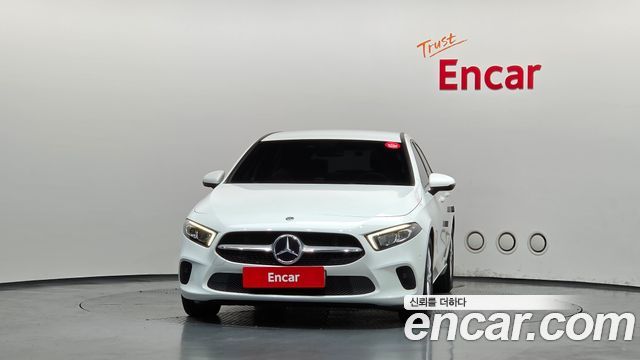 Mercedes-Benz A-Class 2020 — photo 3