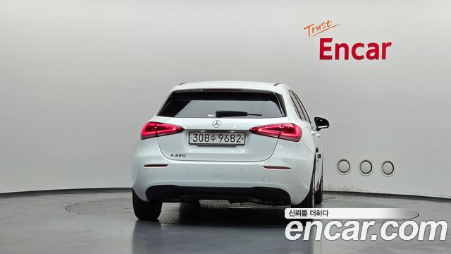 Mercedes-Benz A-Class 2020 — photo 4