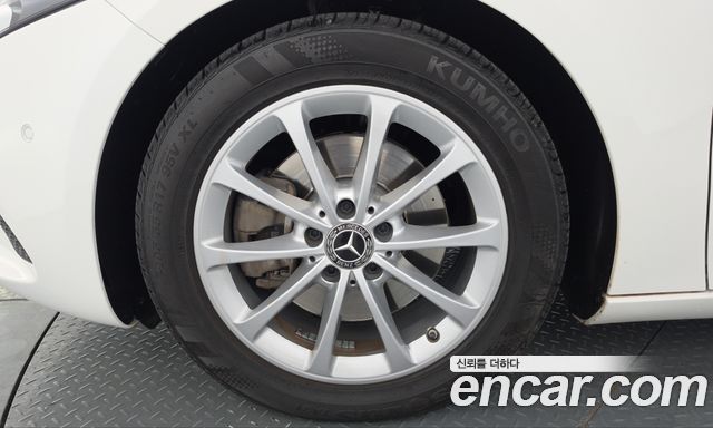 Mercedes-Benz A-Class 2020 — photo 5