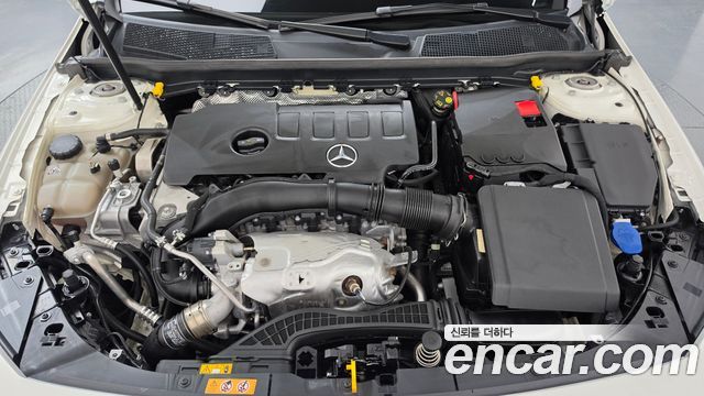 Mercedes-Benz A-Class 2020 — photo 6