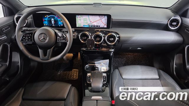 Mercedes-Benz A-Class 2020 — photo 10