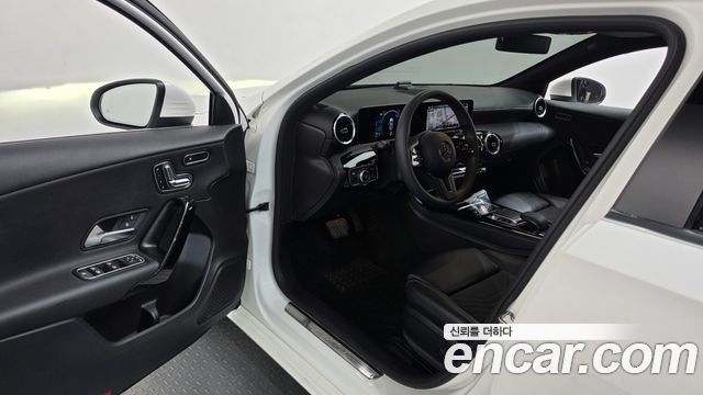 Mercedes-Benz A-Class 2020 — photo 13