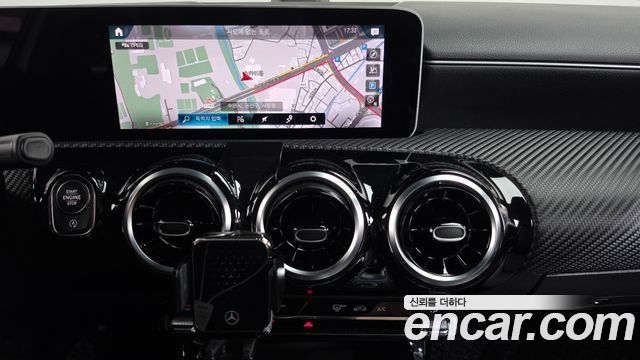 Mercedes-Benz A-Class 2020 — photo 18