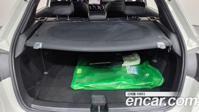 Mercedes-Benz A-Class 2020 — photo 23