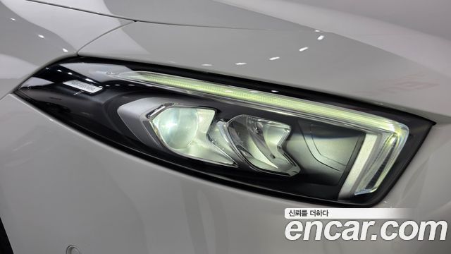 Mercedes-Benz A-Class 2020 — photo 8