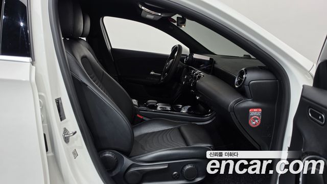 Mercedes-Benz A-Class 2020 — photo 16