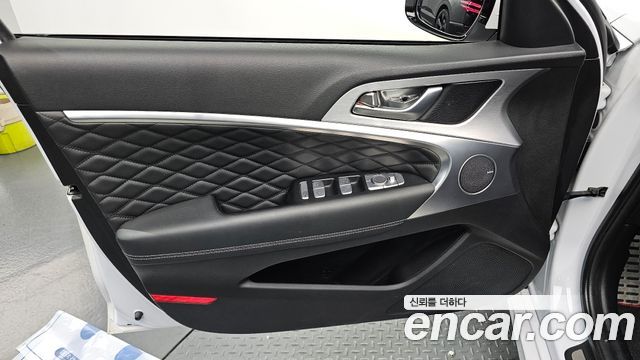 Genesis G70 2019 — photo 14