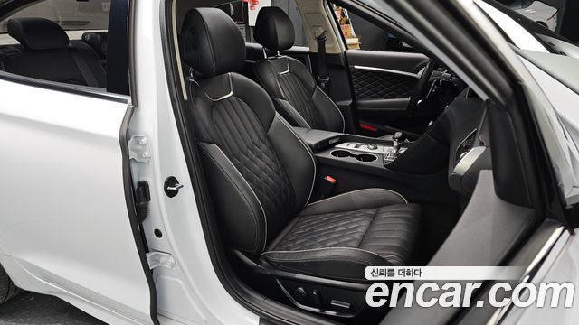 Genesis G70 2019 — photo 16