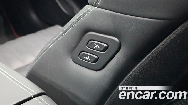 Genesis G70 2019 — photo 28