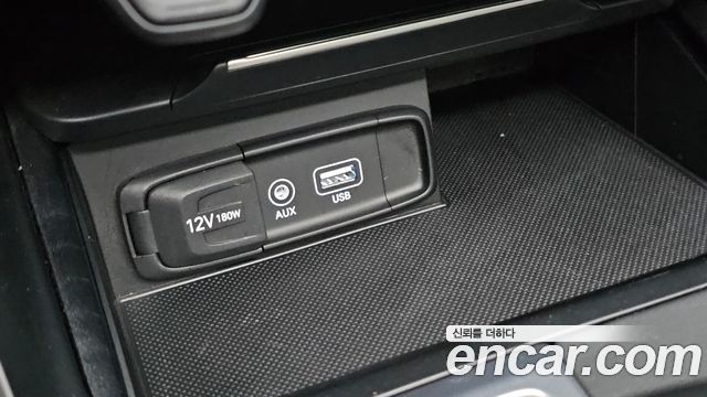 Genesis G70 2019 — photo 30