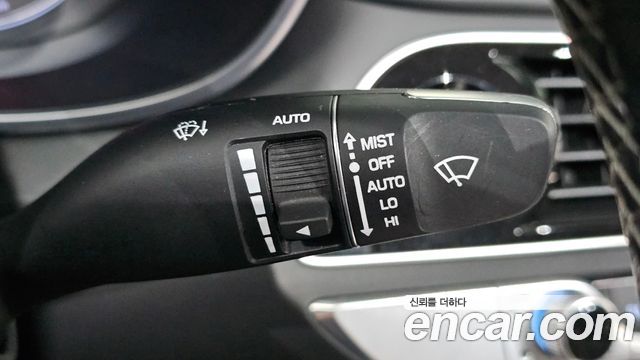 Genesis G70 2019 — photo 32