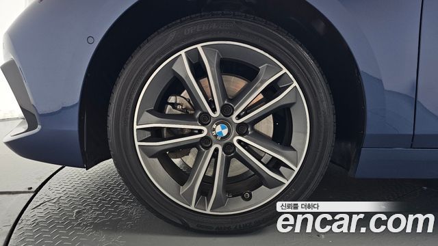 BMW 1-Series 2021 — photo 5