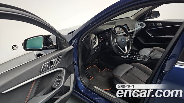 BMW 1-Series 2021 — photo 13