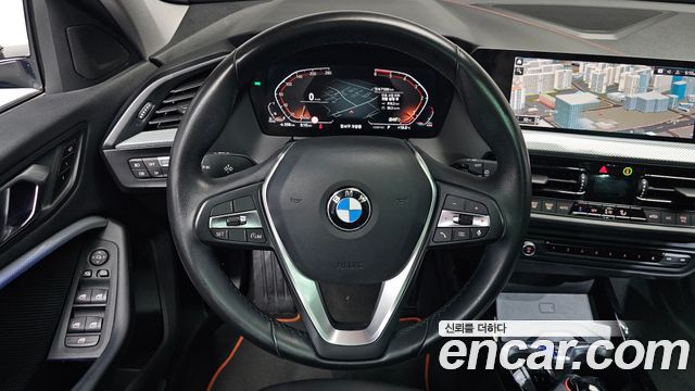 BMW 1-Series 2021 — photo 19