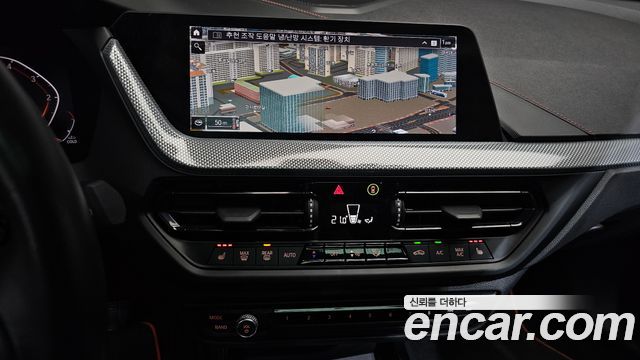 BMW 1-Series 2021 — photo 20