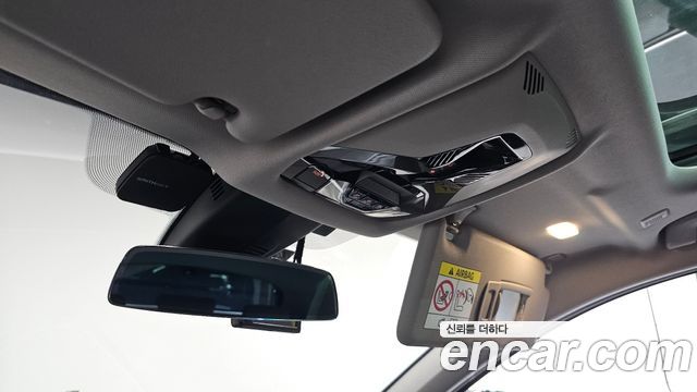 BMW 1-Series 2021 — photo 23