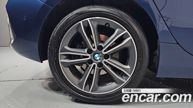 BMW 1-Series 2021 — photo 7