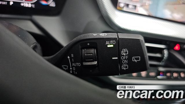 BMW 1-Series 2021 — photo 29