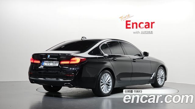 BMW 5-Series 2023 — photo 2