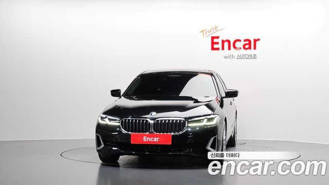 BMW 5-Series 2023 — photo 3