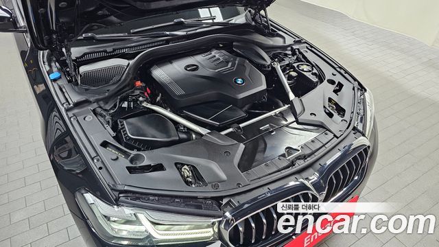 BMW 5-Series 2023 — photo 6