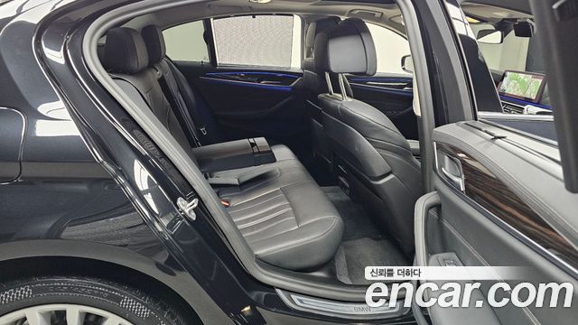BMW 5-Series 2023 — photo 17