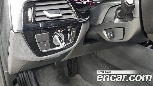 BMW 5-Series 2023 — photo 26