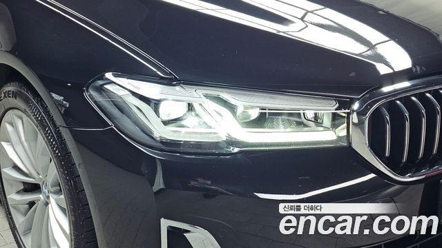 BMW 5-Series 2023 — photo 8