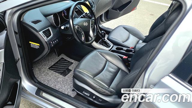 Hyundai AVANTE 2015 — photo 9