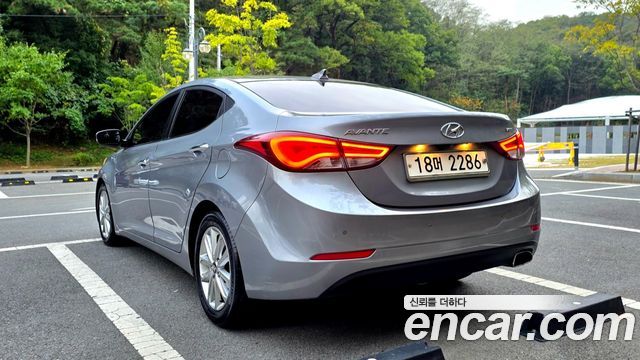 Hyundai AVANTE 2015 — photo 19
