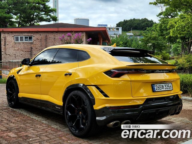 Lamborghini Urus 2024 — photo 4