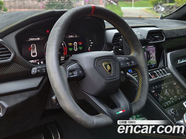Lamborghini Urus 2024 — photo 8