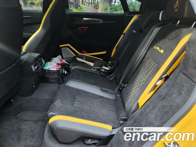 Lamborghini Urus 2024 — photo 17