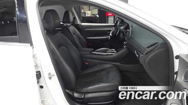 Hyundai Sonata 2022 — photo 17