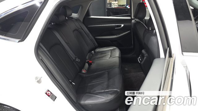 Hyundai Sonata 2022 — photo 18