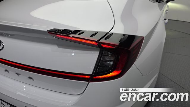 Hyundai Sonata 2022 — photo 9
