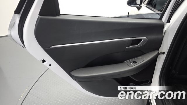 Hyundai Sonata 2022 — photo 15