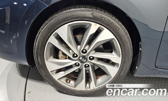 Kia Carens 2017 — photo 5
