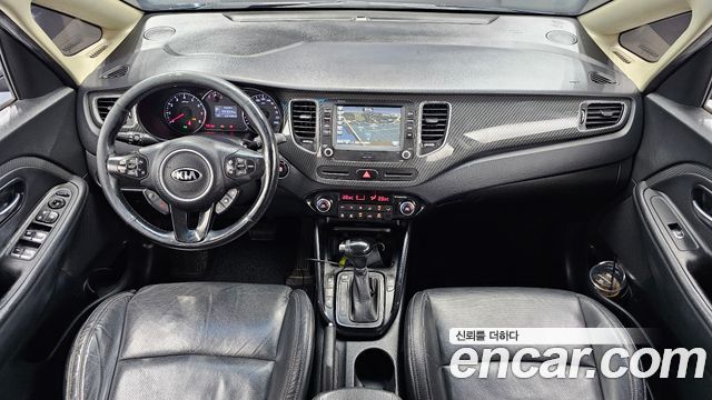 Kia Carens 2017 — photo 10