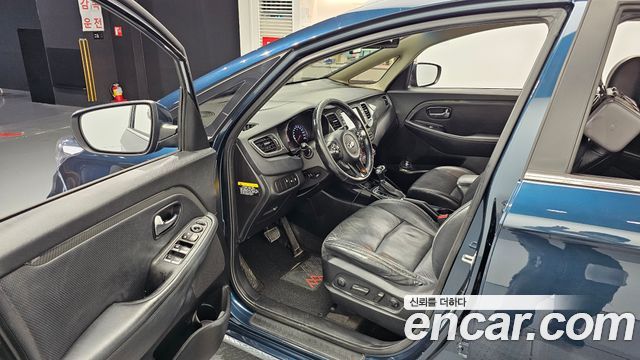 Kia Carens 2017 — photo 13