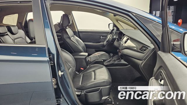 Kia Carens 2017 — photo 18
