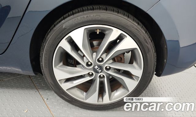 Kia Carens 2017 — photo 7