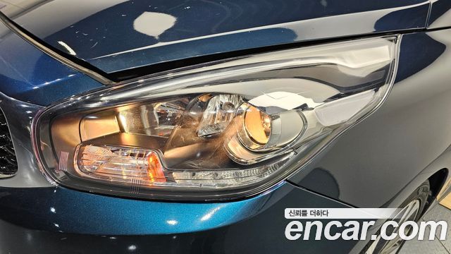 Kia Carens 2017 — photo 8