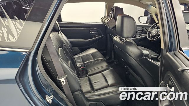 Kia Carens 2017 — photo 16